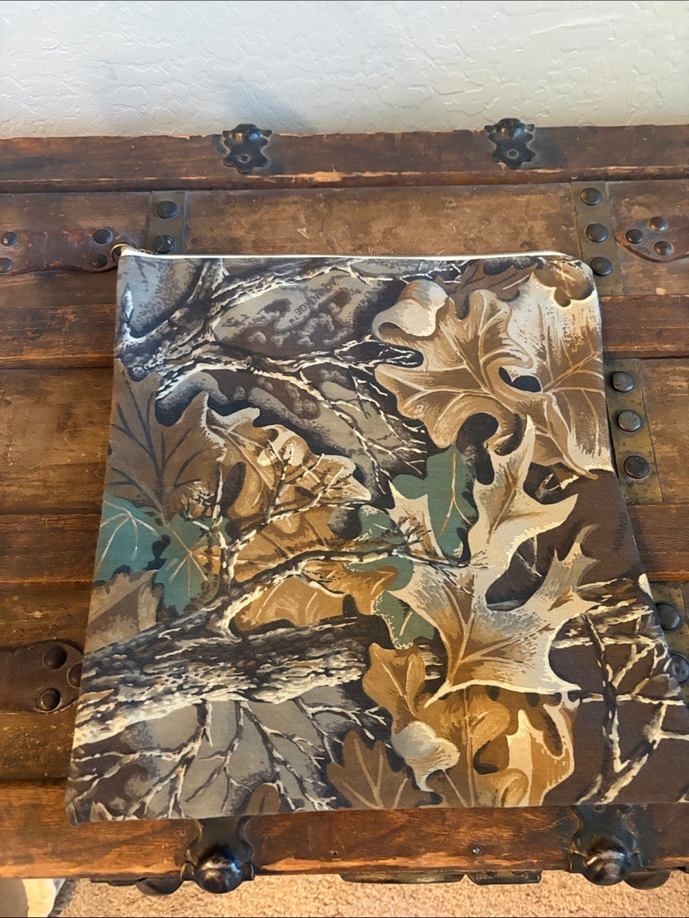 Camouflage bag/pouch - water resistant 12.75 x 14